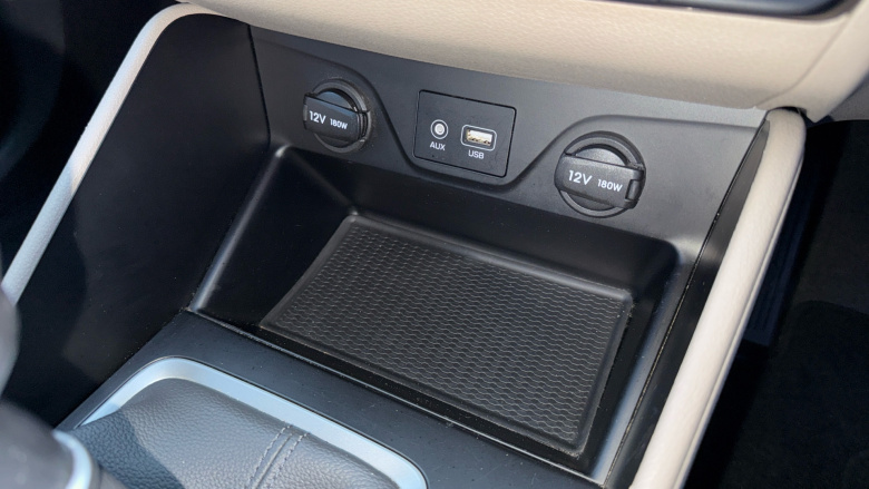 Hyundai Tucson 2.0 CRDi Blue Drive Premium 5dr 2WD Diesel Estate